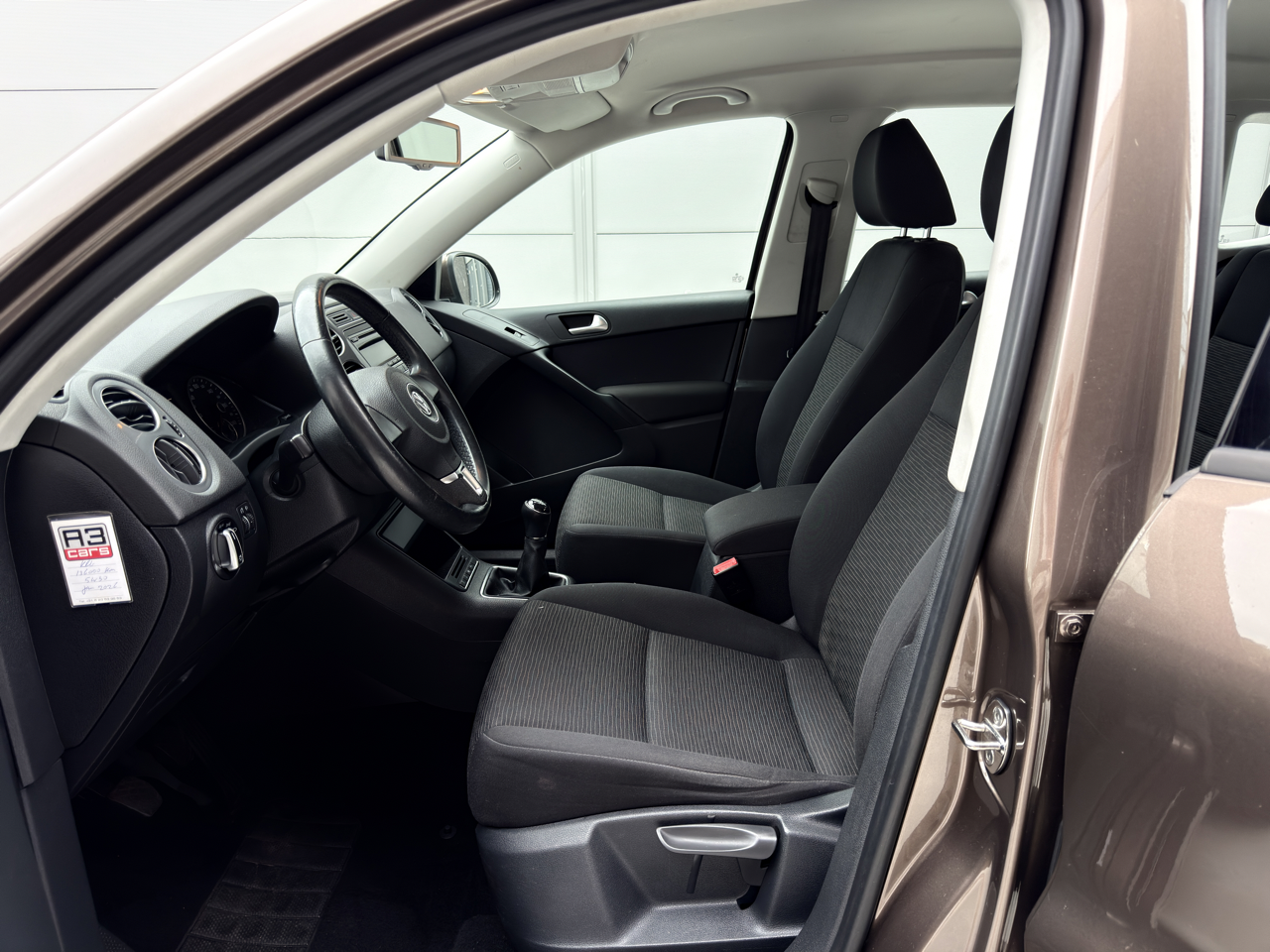 Volkswagen Tiguan bestuurderskant aanzicht