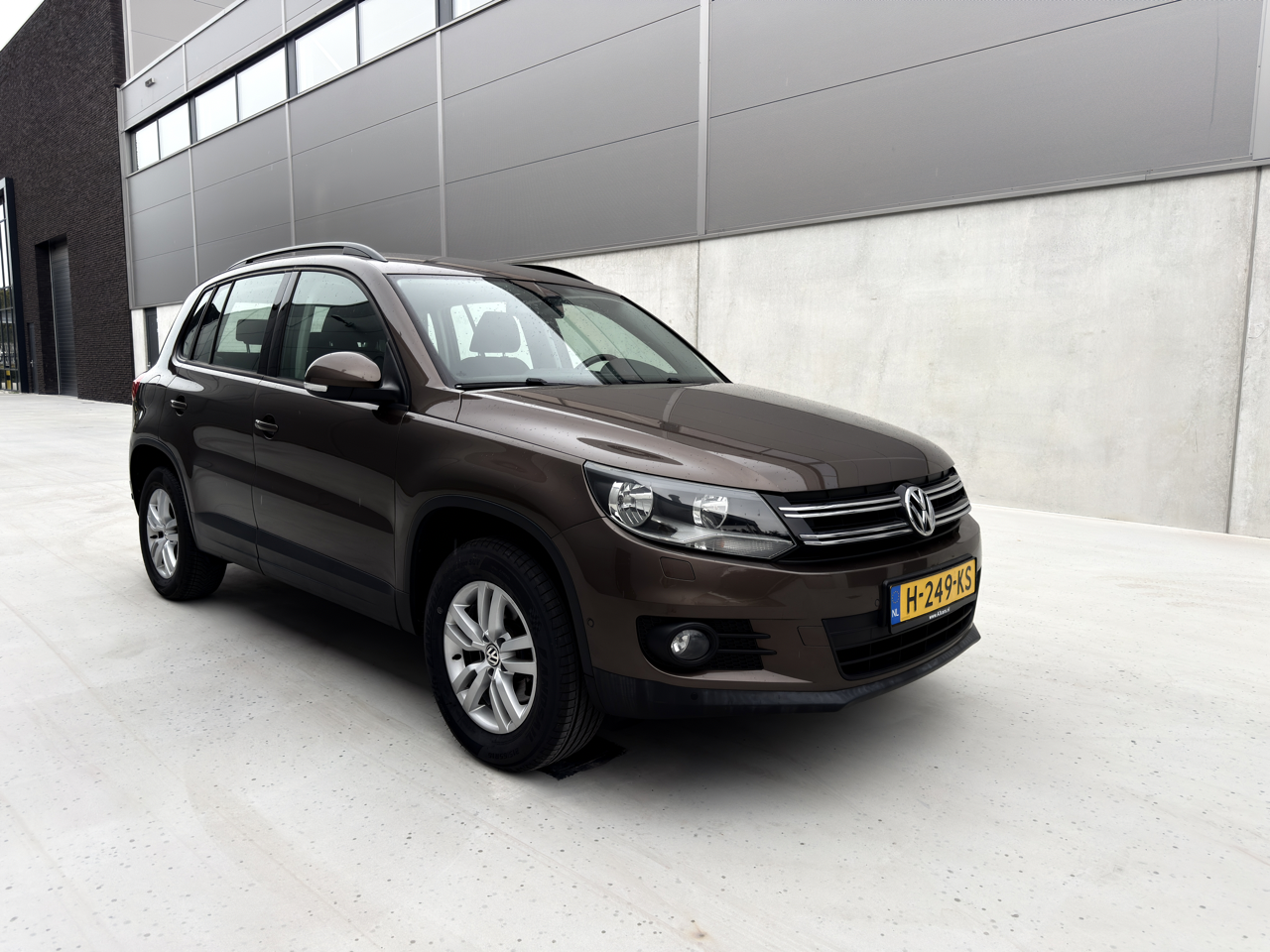 Volkswagen Tiguan rechtsvoor aanzicht