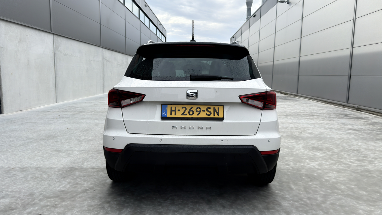 Seat Arona achterkant aanzicht