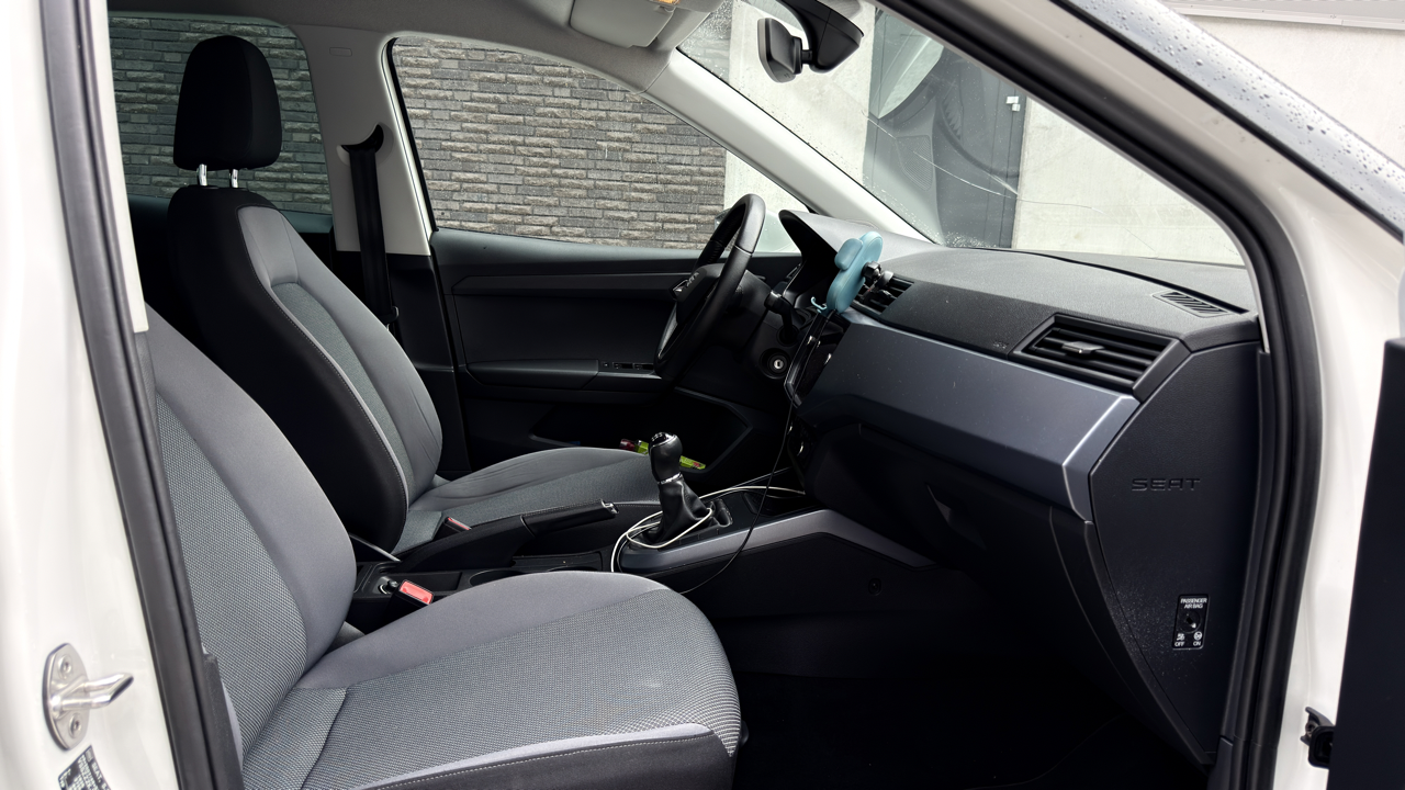 Seat Arona passagierskant aanzicht