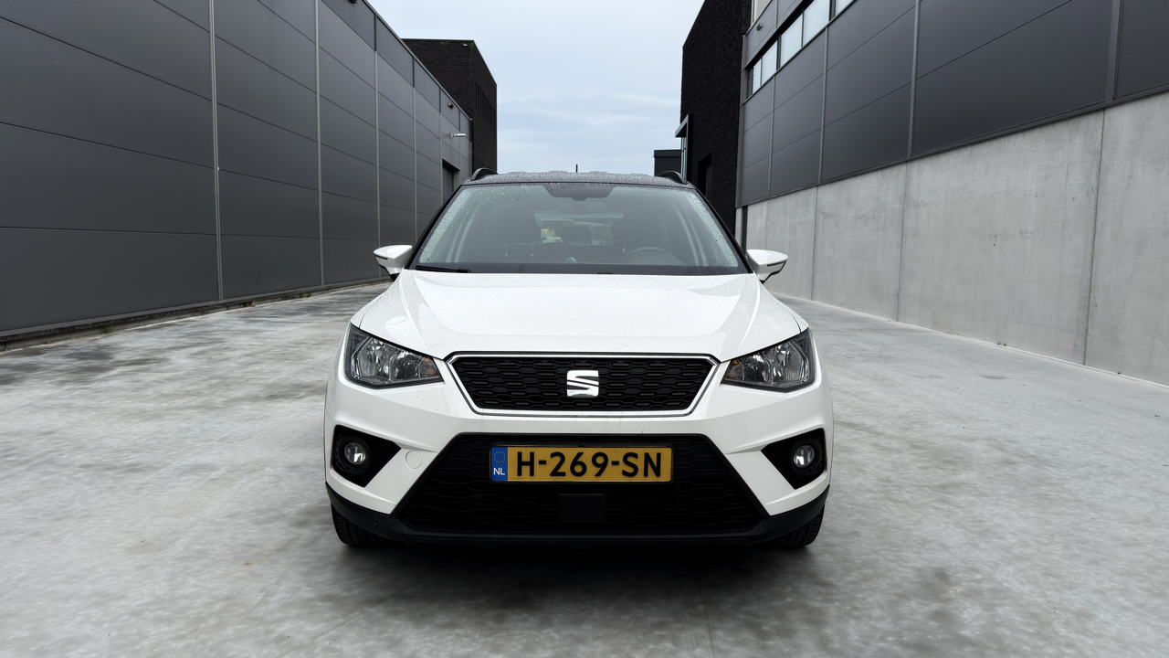 Seat Arona voorkant aanzicht