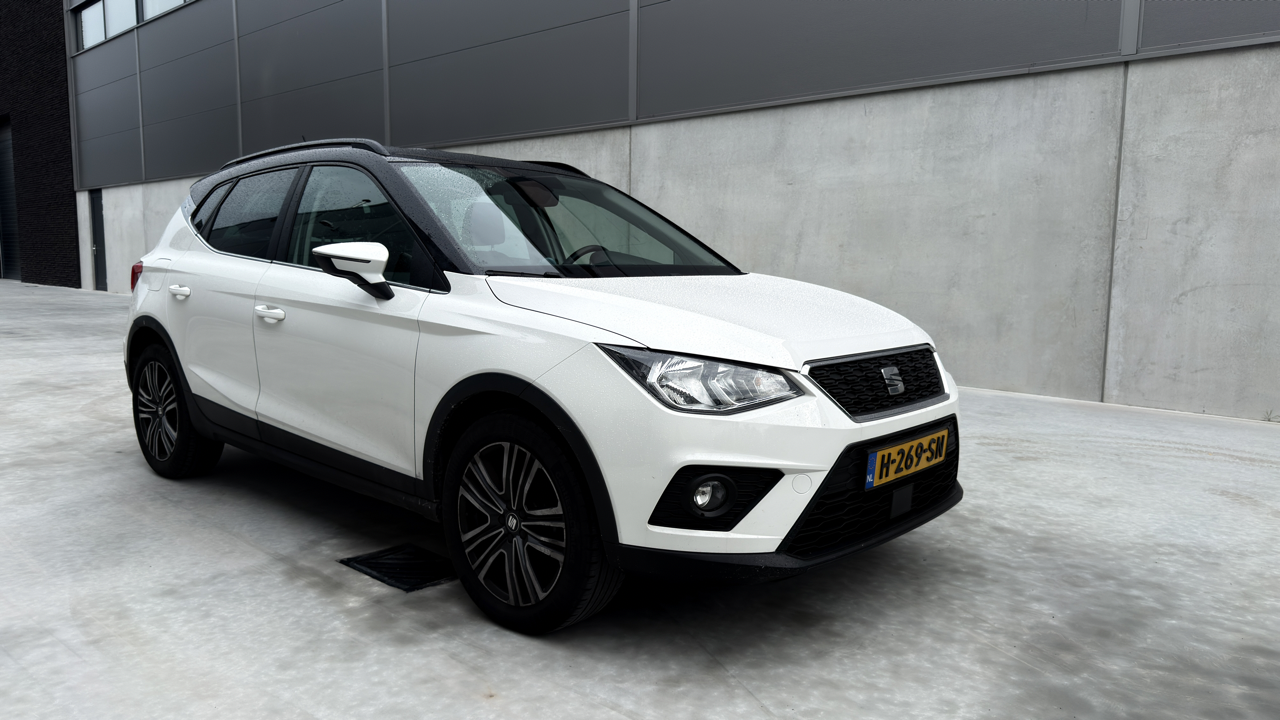 Seat Arona rechtsvoor aanzicht