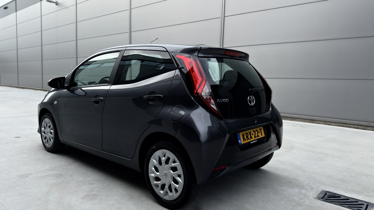 Toyota Aygo linksachter aanzicht