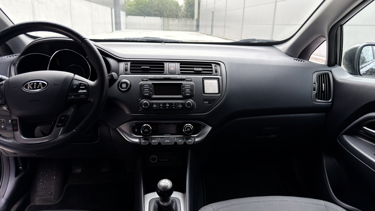 Kia Rio interieur dashboard